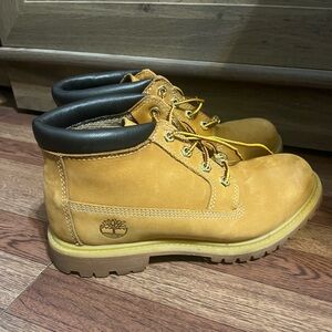 Timberland Women’s Yellow Wheat Nubuck Lace-Up Boots
